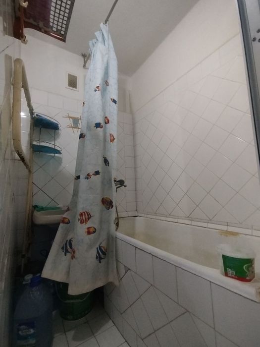 Ijaraga kvartira beriladi sarteppo 55 maktab olda 2 xona 5 etaj