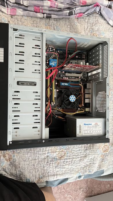 Продам старый компьютер (ASUS P5Q-E, Core 2 Quad Q9550)
