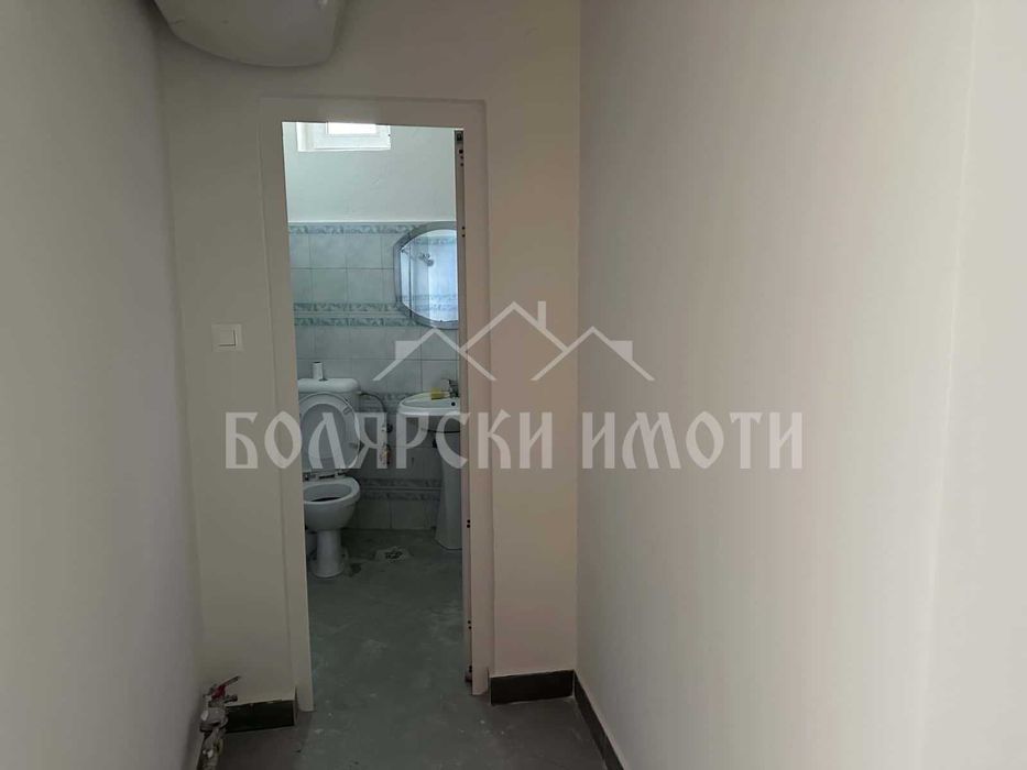 Продава се Магазин в Велико Търново, Център - 111 кв.м за 1354 €/кв.м - Снимка #3
