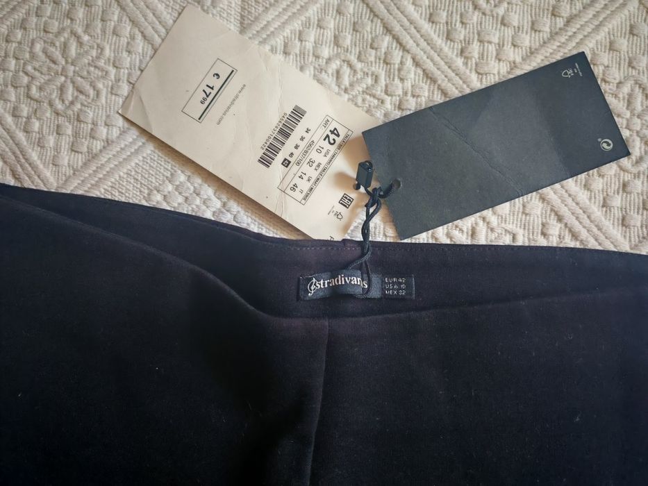 Pantaloni Dama mărimea 42 de la Stradivarius, noi cu eticheta