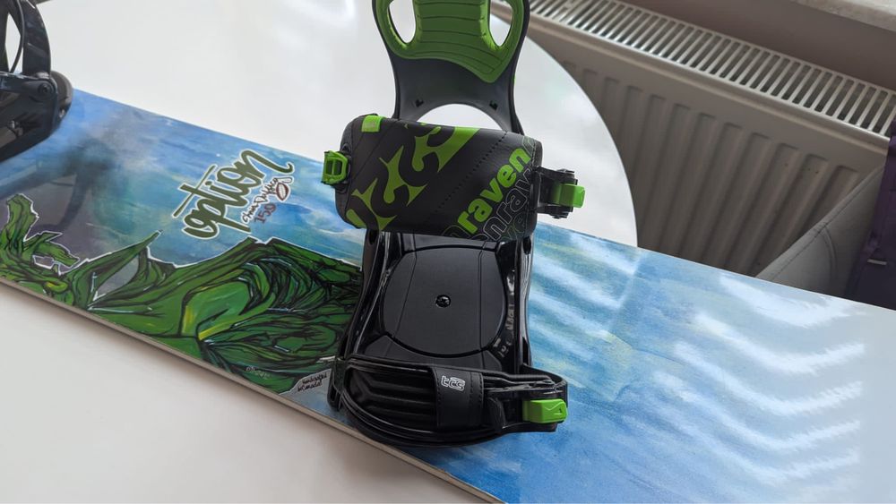 Option Chris Dufficy Pro Model Snowboard 2007 cu legături Raven.