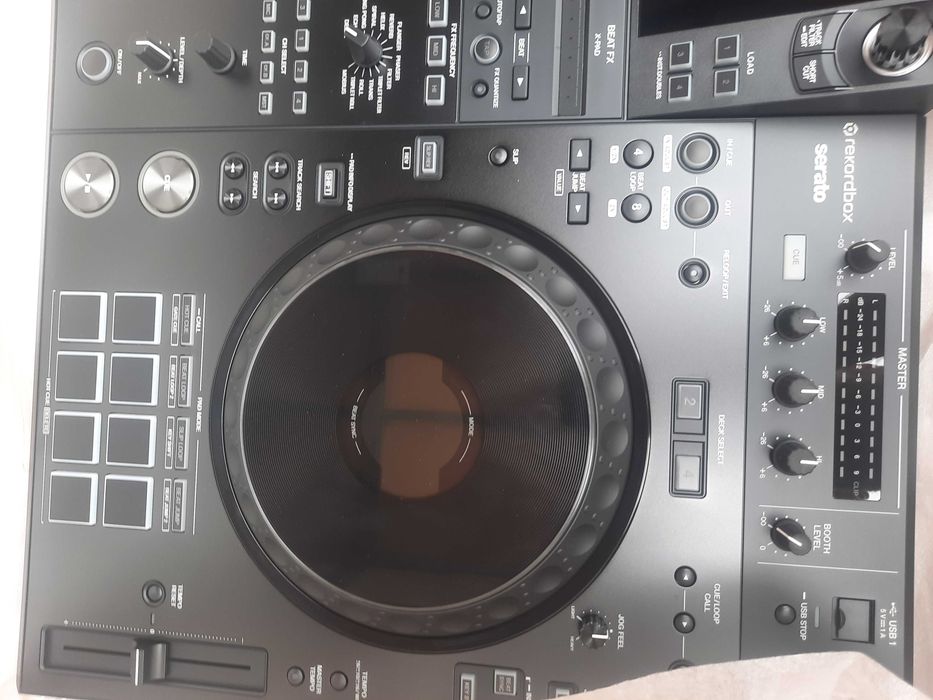 Продается Pioneer DJ AZ