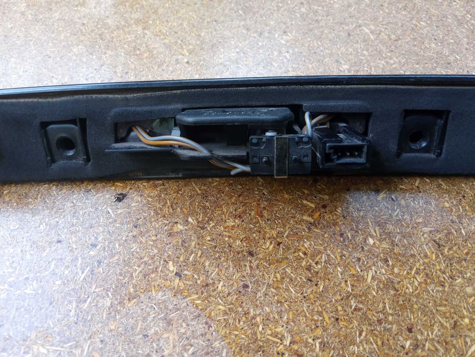 BMW E46 ( планка подсветки номера)