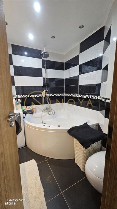 Apartament de vanzare de 4 camere in zona Pipera