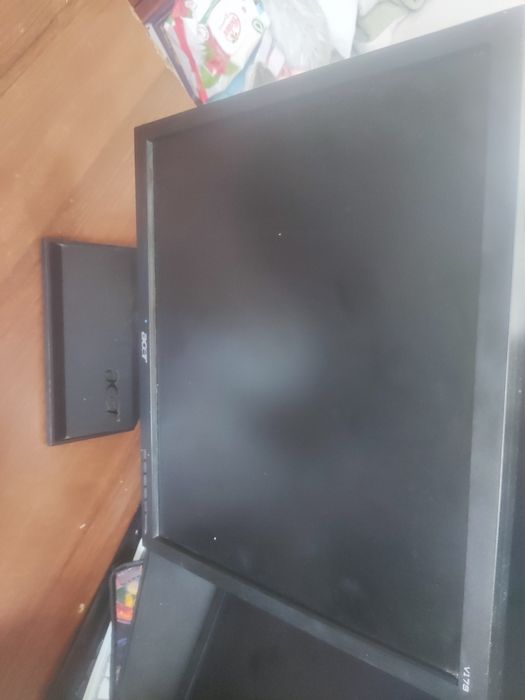 Монитор 17" Acer V173.