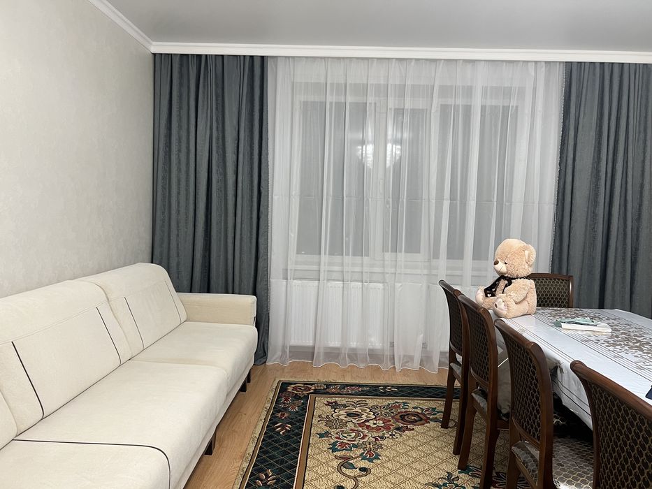 Продам комплект штор новые