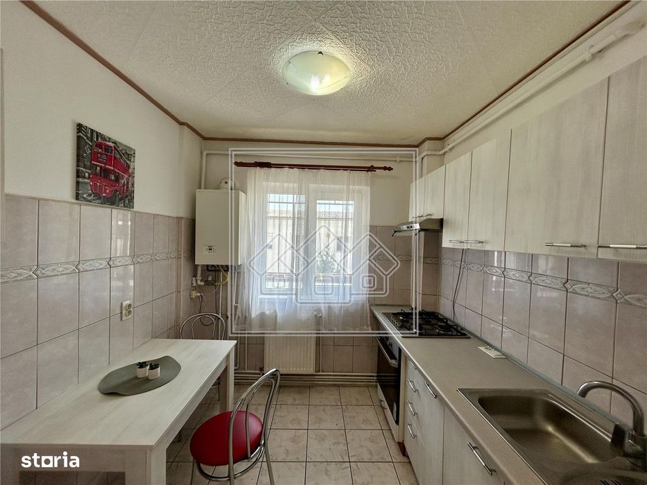 Apartament 2 camere, decomandat, la cheie, zona buna