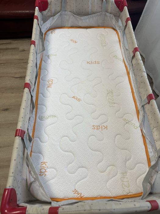 Patut pliabil pentru bebelusi.