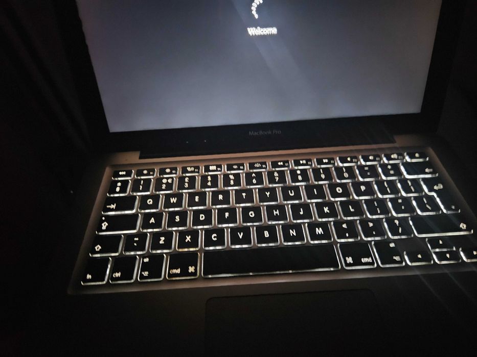 Macbook Pro 13 Core i5 Mac OS и Windows 11, добра батерия