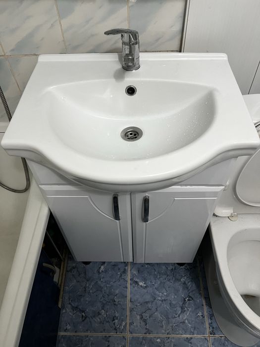 Продается раковина со смесьтителем