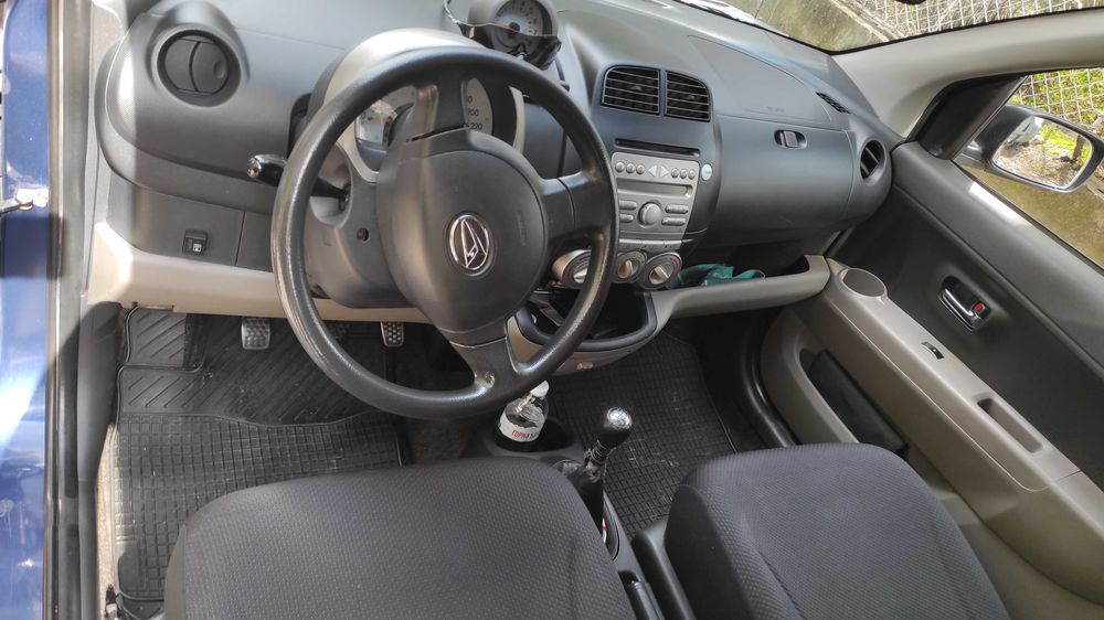 Daihatsu sirion 1.3 бензин газ