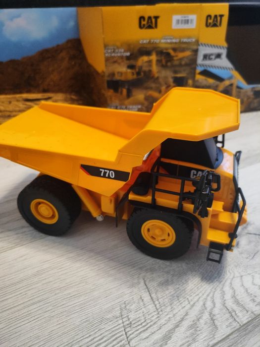 Camion de minerit Carrera CAT 770 cu telecomanda