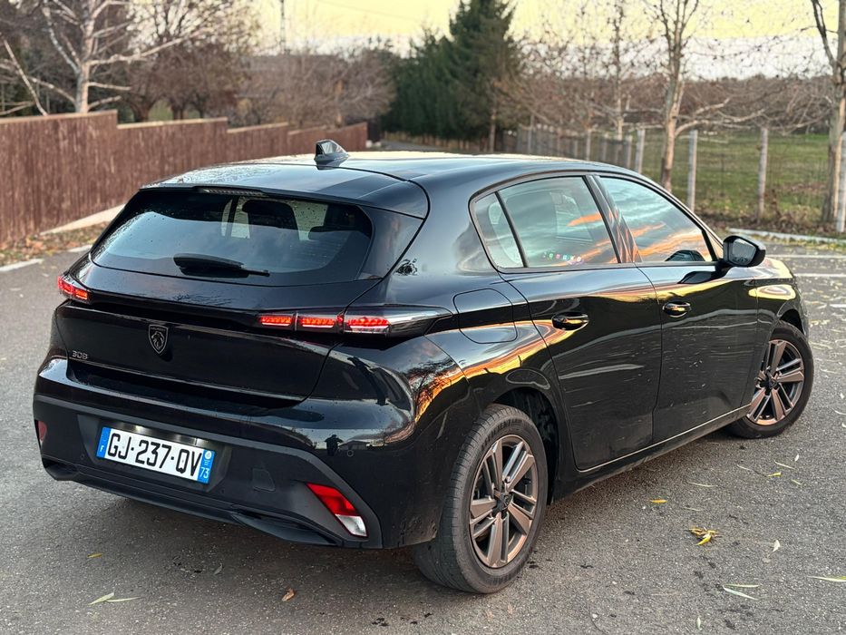 Vand Peugeot 308 2022 1.2i automat
