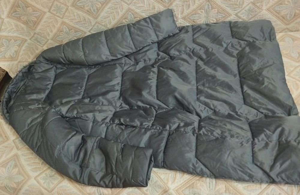Продам куртку б/у недорого