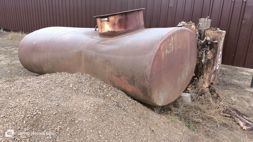 Продам ёмкость 4 тонна