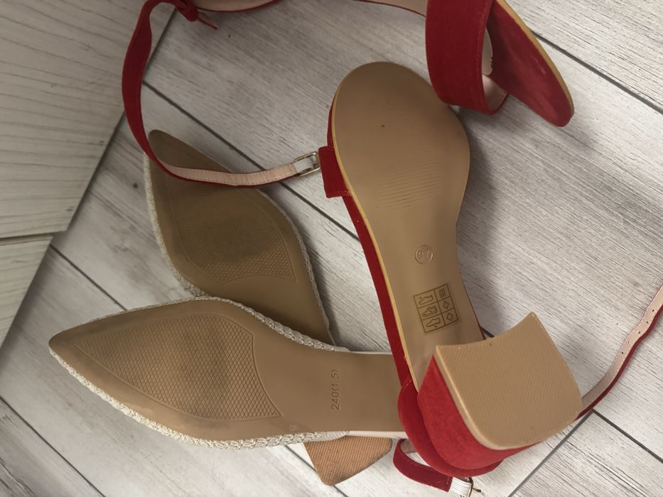 Pantofi sandale catifea rosii noi 38