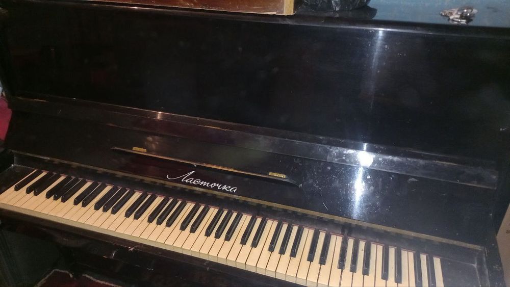 Pianino sotiladi. Holati yaxshi 1mln so’m. Guliston shahar