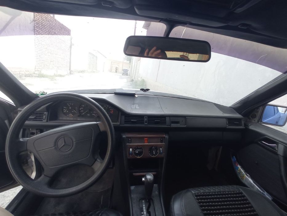 Mercedes Benz W124
