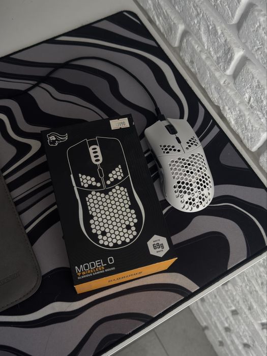 Игровая без проводная мышь Glorius Model O
