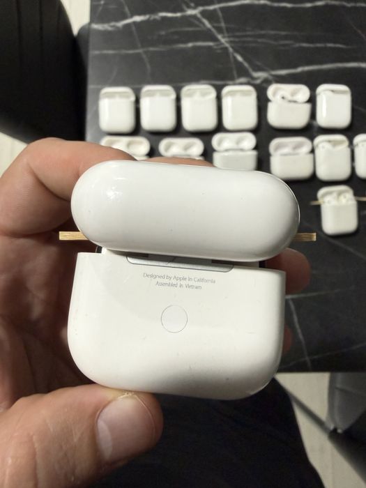 Vand diferite modele de AIRPODS