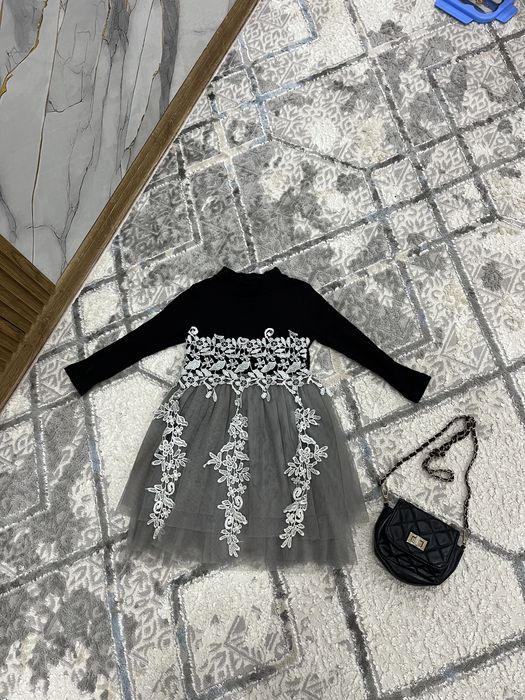 Балалар киімі сатылады