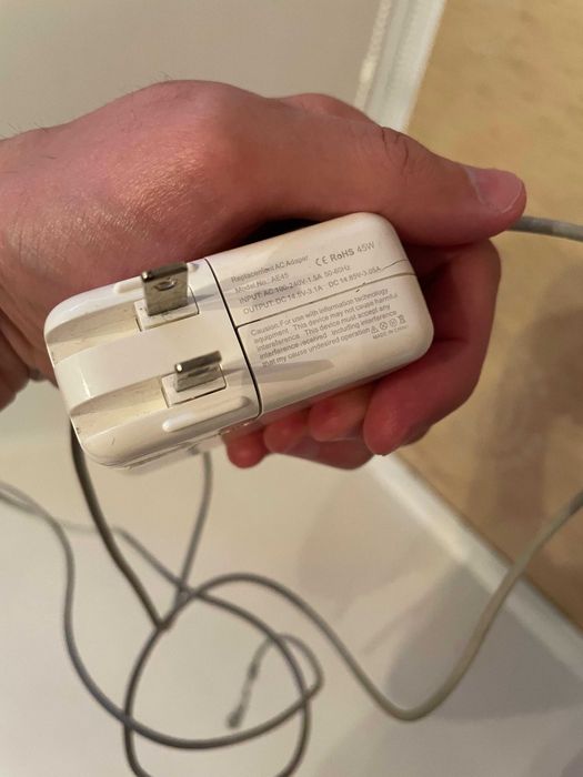 Продам Mac Book (б/у)