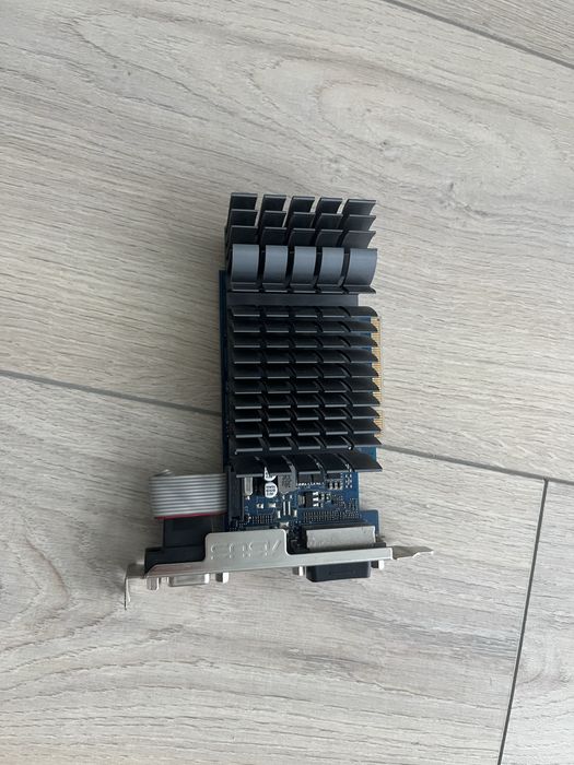 Видеокарта ASUS GeForce GT 710 1GB DDR3 Silent - рабочая