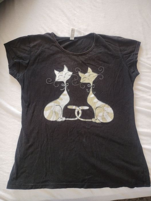 Дрехи/ тениски/ къси гащи