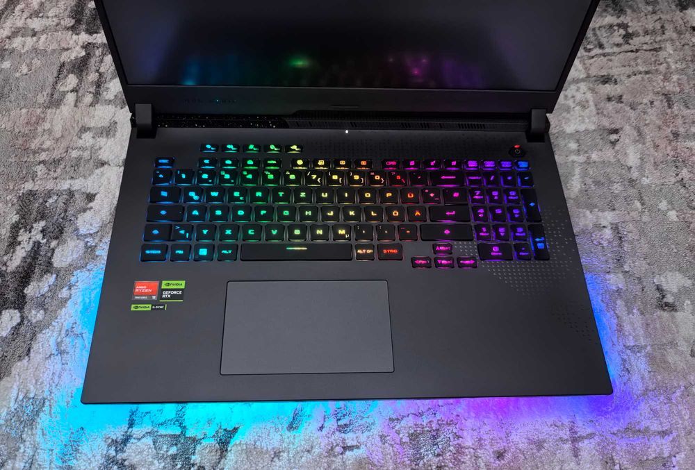 Нов ASUS ROG Strix G17 17.3” QHD 240Hz, Ryzen 9 7845HX, RTX 4060, 16GB