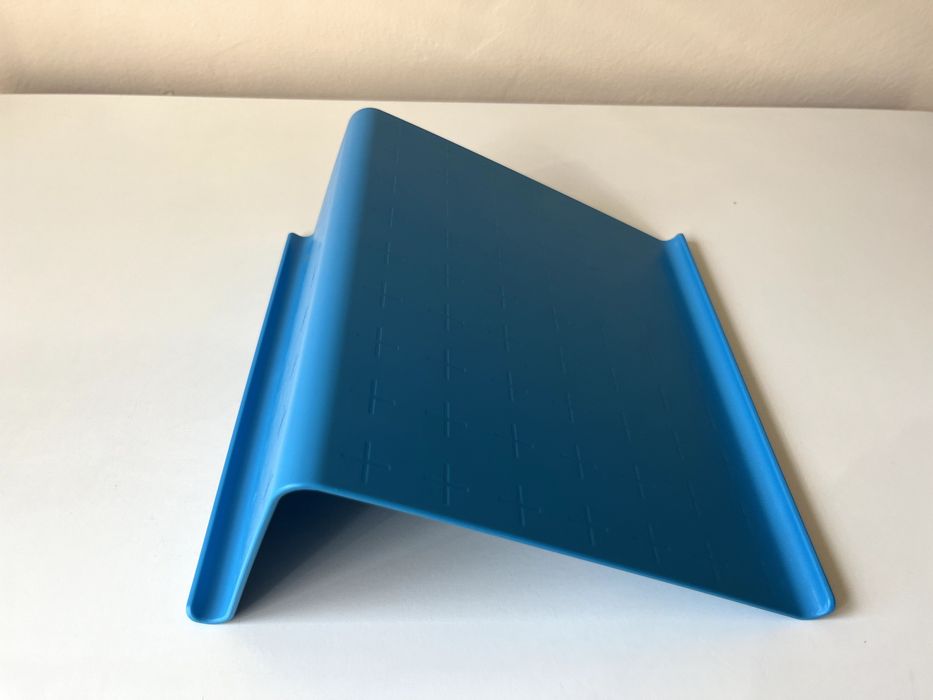 Стойки за таблет лаптоп - няколко вида