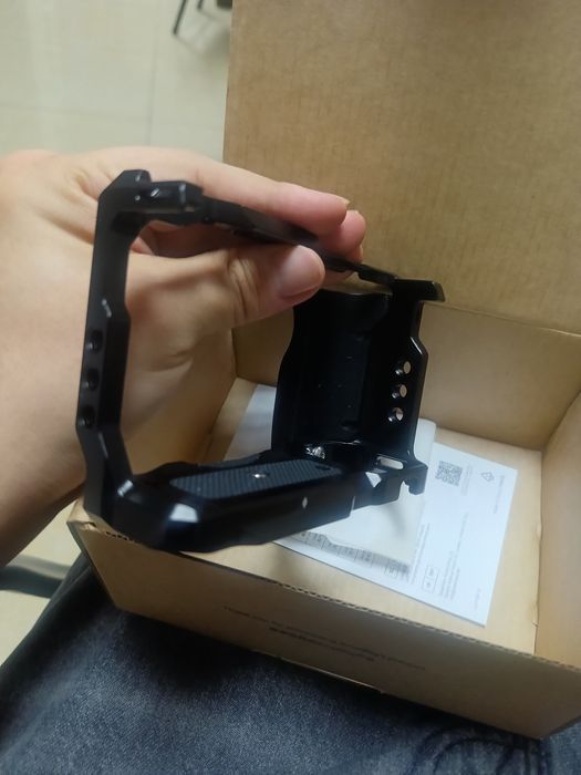 Продам новую клетку для камеры Sony zve-10