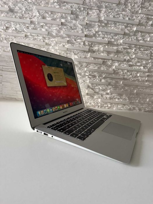 Laptop Apple MacBook air 13 inch-Intel Core i5 ultra slim ,impecabil