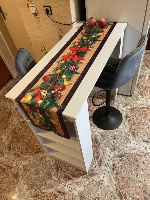 Бар маса със столове тип “щъркел”