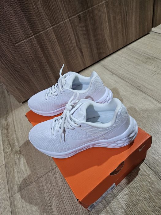 Дамски маратонки NIKE