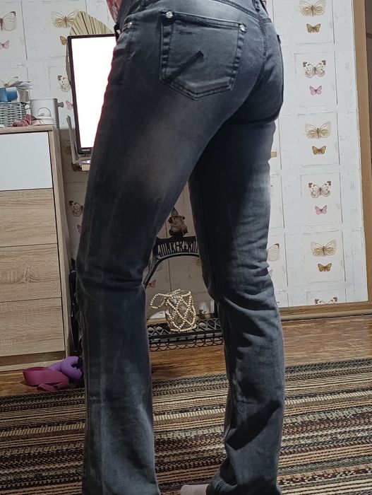 Готини модерни дънки.
