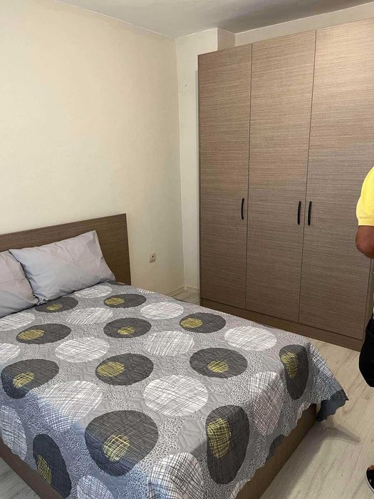 Тристаен апартамент, под наем, Център