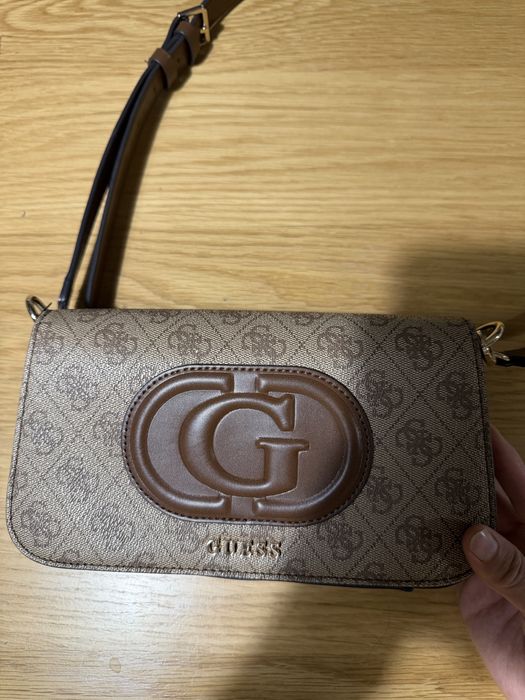 Дамска чанта Guess