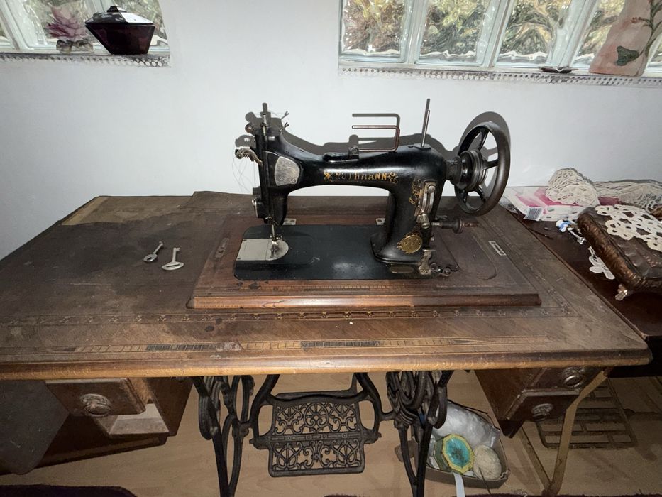 Masina cusut veche pentru colectionari