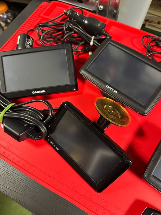 НАВИГАЦИЙ Tom-Tom и Garmin