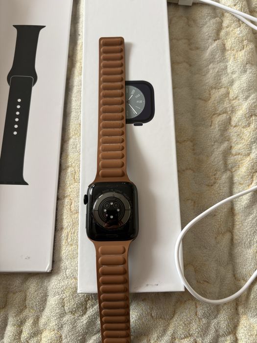 Продам apple watch 8 45 мм