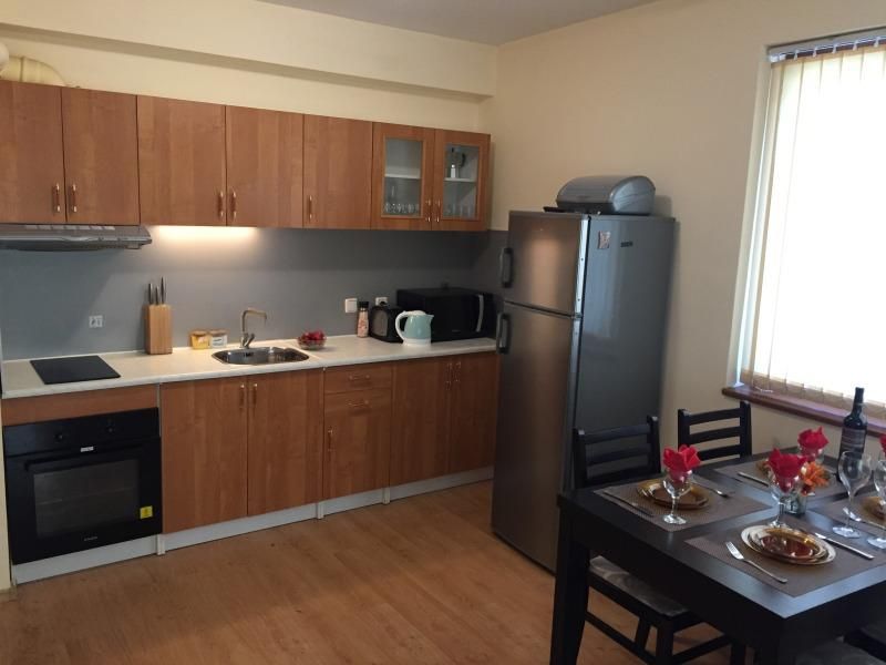 Дава се под наем Двустаен апартамент в Пловдив, Център - 75 кв.м за 510 € - Снимка #3