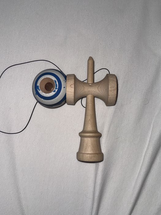 Kendama lotus krom. Tama lotus flow cu ken lambo de la krom negociabil