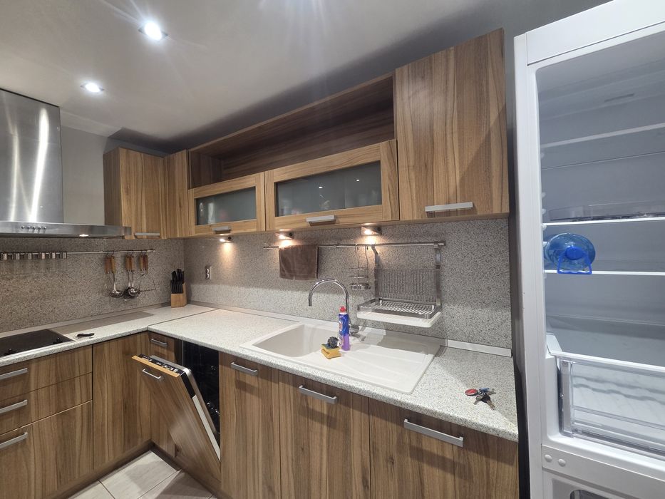 Дава се под наем Тристаен апартамент в Русе, Хъшове - 93 кв.м за 398.82 € - Снимка #5