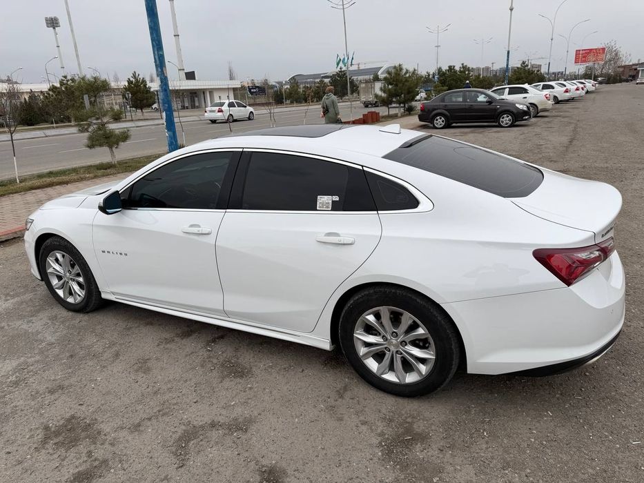 Malibu  2.4 2018 polniy premier qilingan tayyor moshina