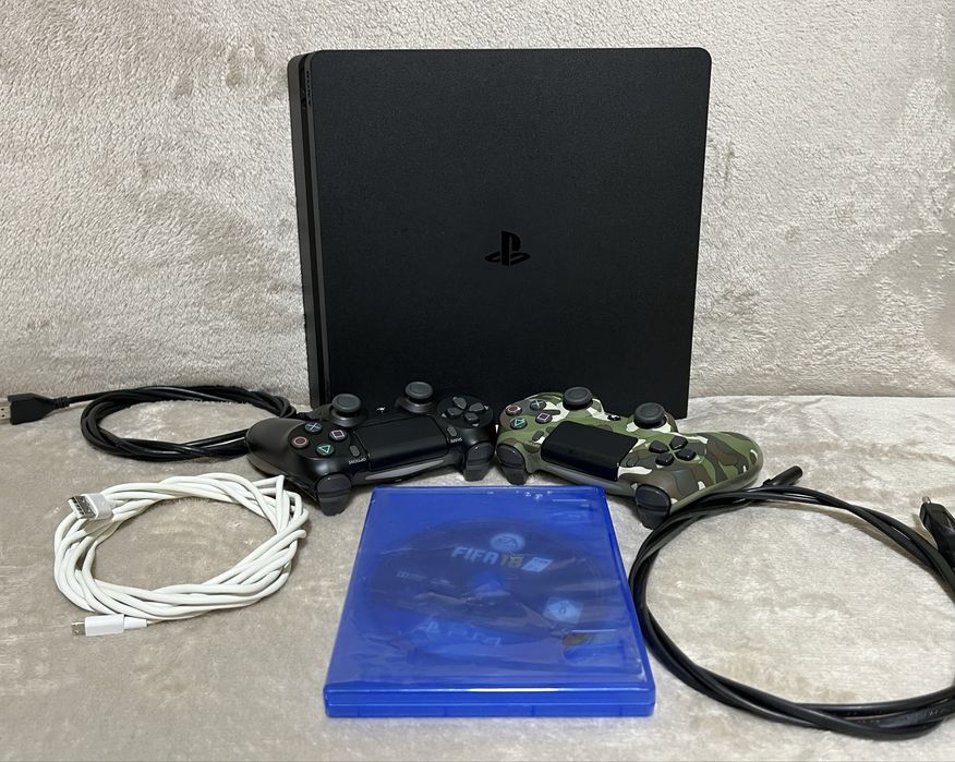 PS4 Slim 500GB impecabil.