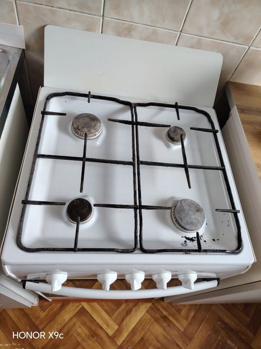 Продам газовую плиту недорого