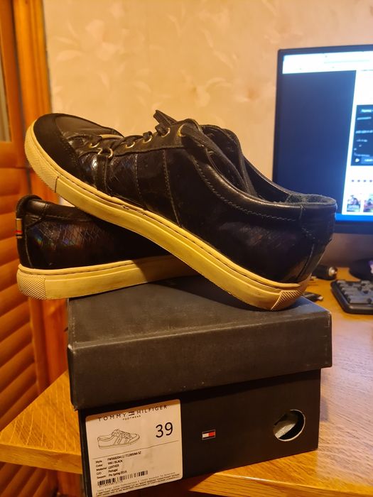 Продам хорошею обувь.