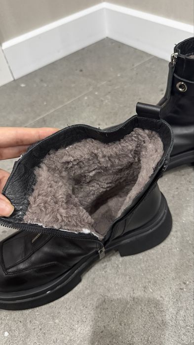 Продаю зимние ботинки