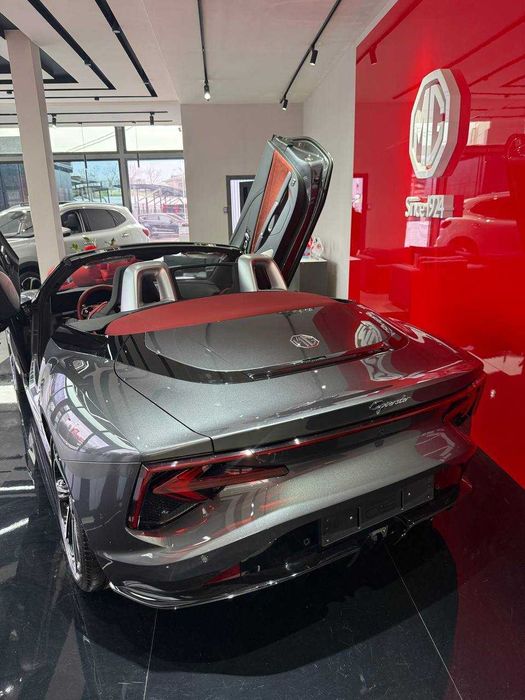 MG Cyberster 2 синхронных электрических двигателей