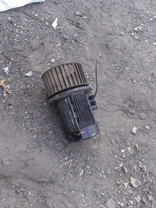 электродвигатель